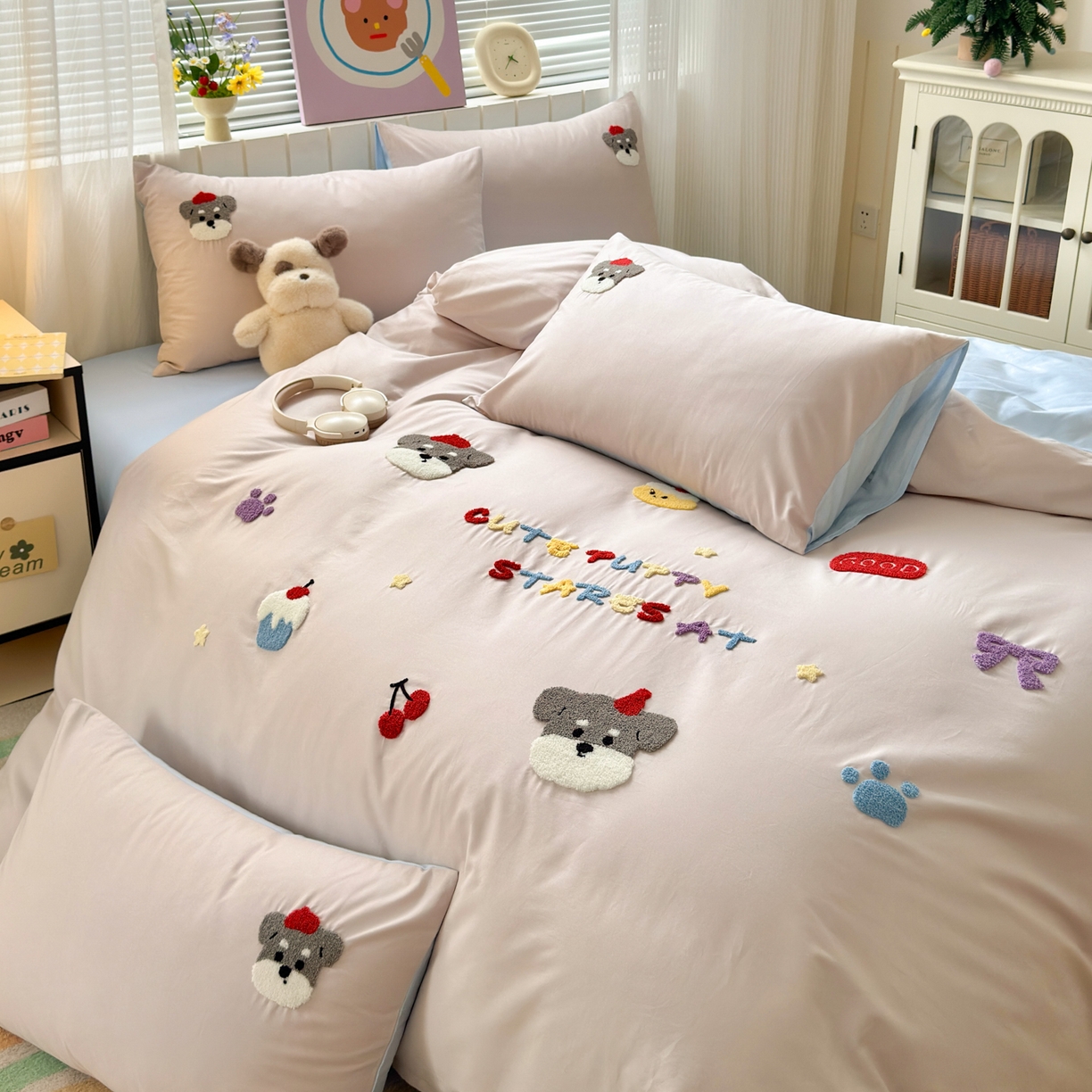 91家纺网 家纺一手货源 找家纺 如意朵 2026新款全棉小清新绣花四件套第一批 软萌小狗