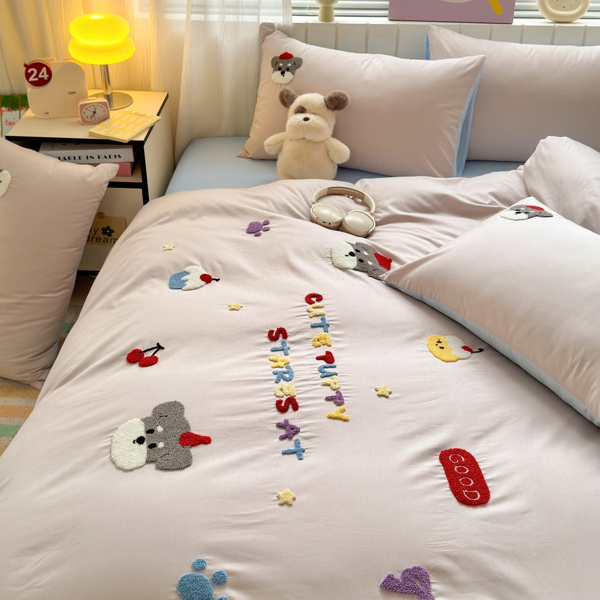 91家纺网 家纺一手货源 找家纺 如意朵 2026新款全棉小清新绣花四件套第一批 软萌小狗