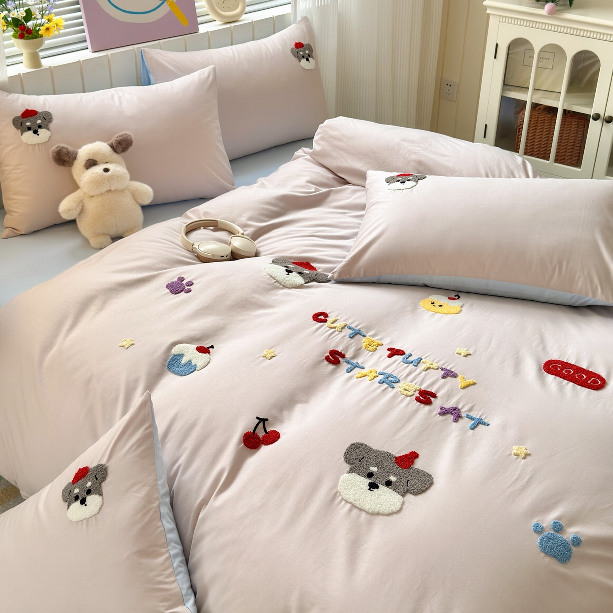 91家纺网 家纺一手货源 找家纺 如意朵 2026新款全棉小清新绣花四件套第一批 软萌小狗