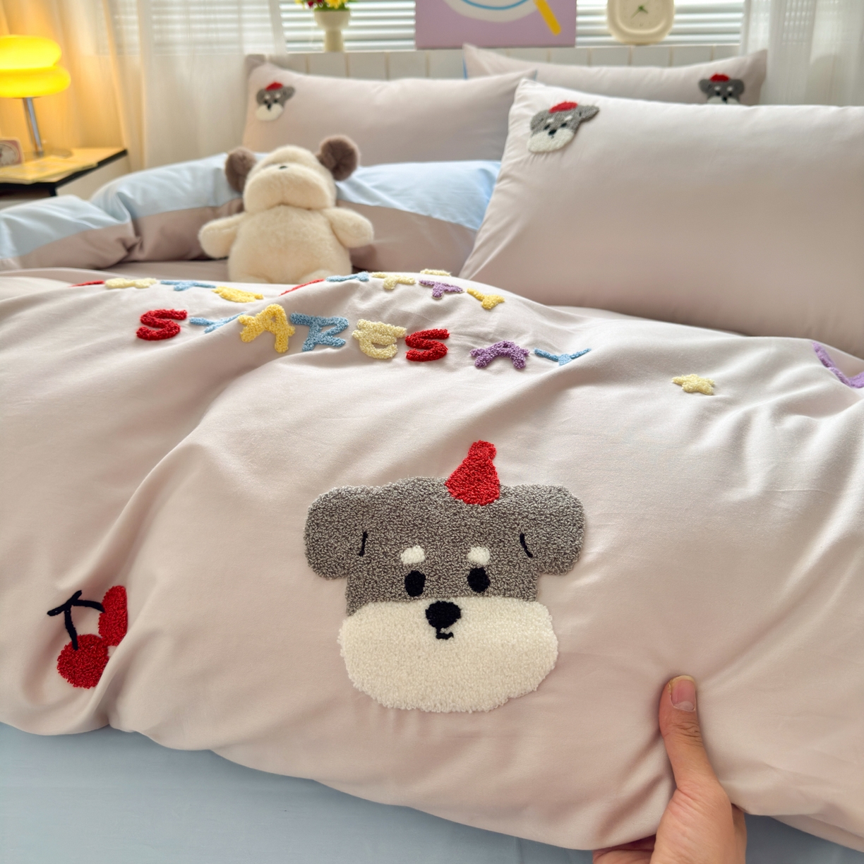 91家纺网 家纺一手货源 找家纺 如意朵 2026新款全棉小清新绣花四件套第一批 软萌小狗