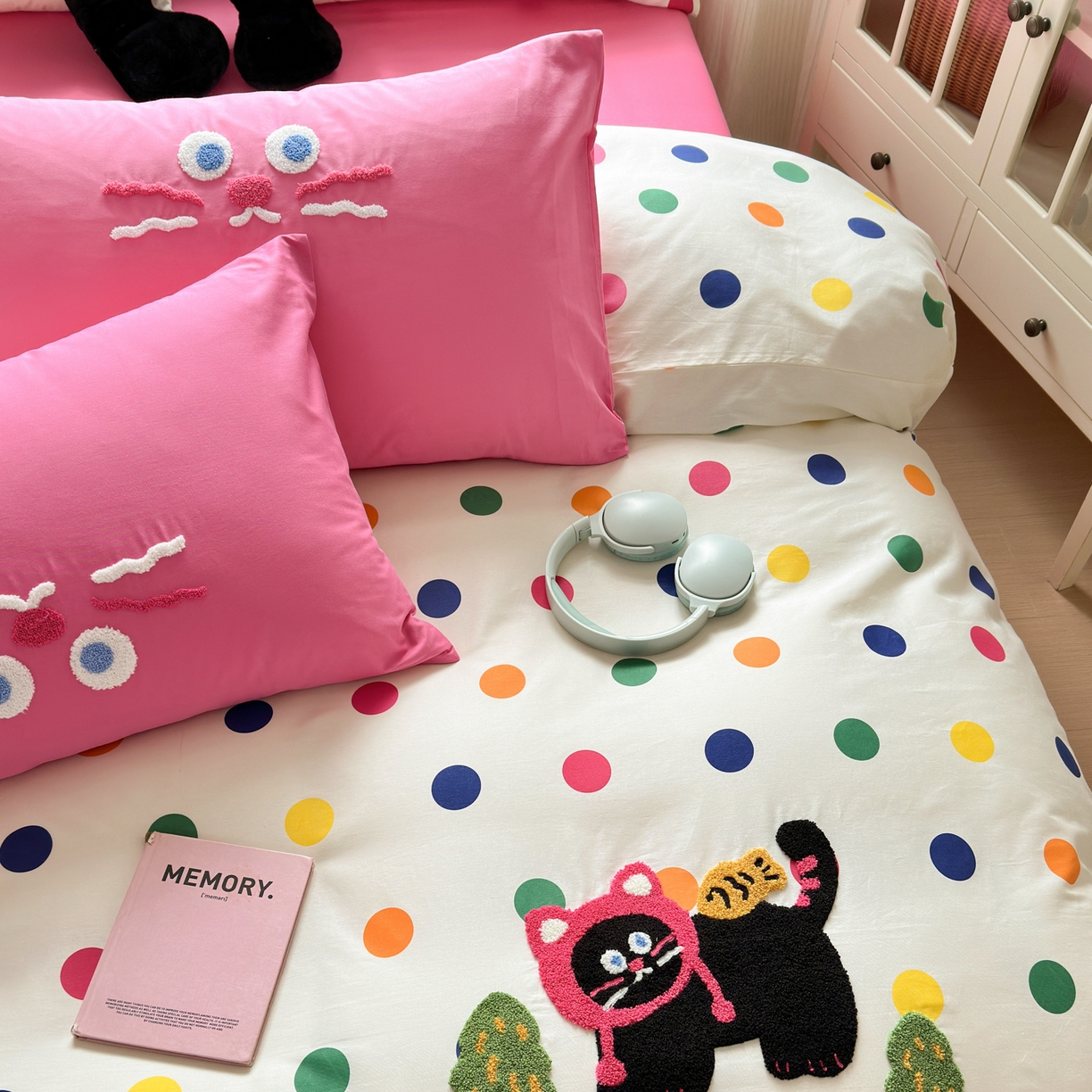 91家纺网 家纺一手货源 找家纺 如意朵 2026新款全棉小清新绣花四件套第一批 贪吃猫