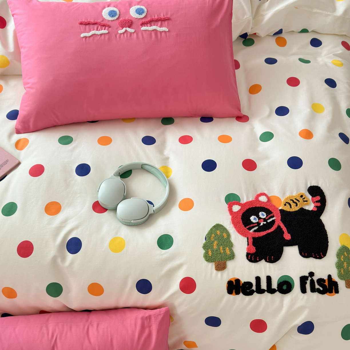 91家纺网 家纺一手货源 找家纺 如意朵 2026新款全棉小清新绣花四件套第一批 贪吃猫