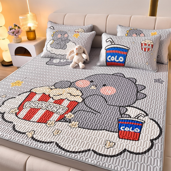 91家纺网 家纺一手货源 找家纺 （总）炫拼家纺 2026新款凉感丝大版卡通乳胶凉席三件套