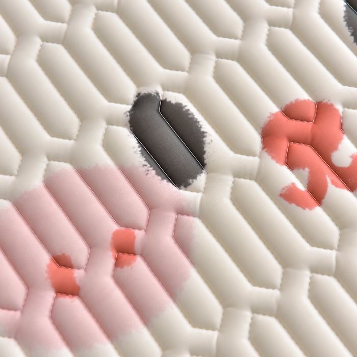 91家纺网 家纺一手货源 找家纺 炫拼家纺 2026新款凉感丝大版卡通乳胶凉席三件套 彩色心情