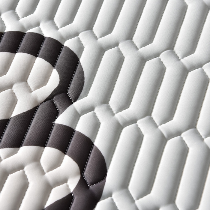 91家纺网 家纺一手货源 找家纺 炫拼家纺 2026新款凉感丝大版卡通乳胶凉席三件套 好柿鸭