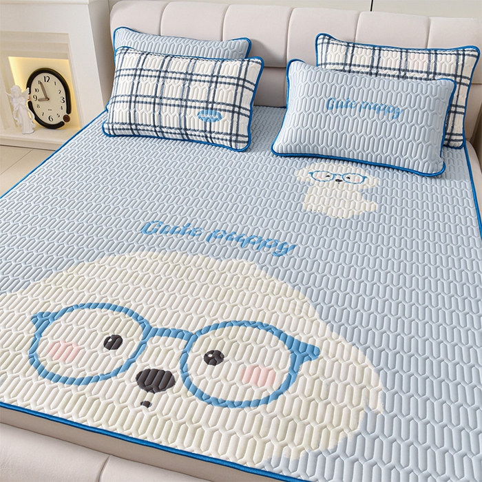 91家纺网 家纺一手货源 找家纺 炫拼家纺 2026新款凉感丝大版卡通乳胶凉席三件套 哈尼小狗