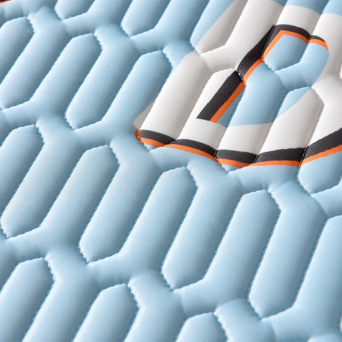 91家纺网 家纺一手货源 找家纺 炫拼家纺 2026新款凉感丝大版卡通乳胶凉席三件套 大眼鸭