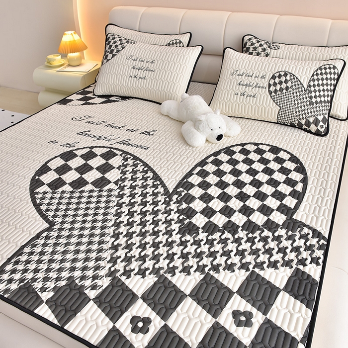 91家纺网 家纺一手货源 找家纺 炫拼家纺 2026新款凉感丝大版卡通乳胶凉席三件套 抽象兔