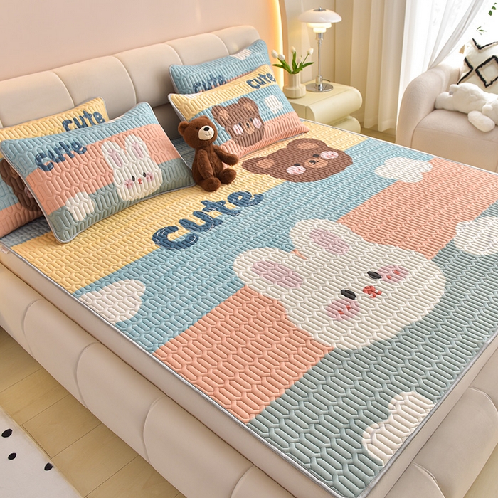 91家纺网 家纺一手货源 找家纺 炫拼家纺 2026新款凉感丝大版卡通乳胶凉席三件套 彩色心情