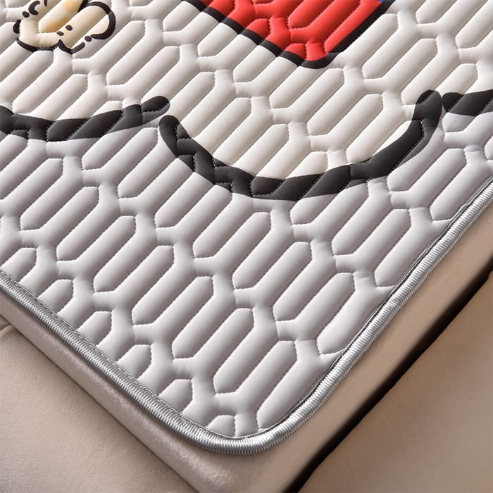 91家纺网 家纺一手货源 找家纺 炫拼家纺 2026新款凉感丝大版卡通乳胶凉席三件套 美食恐龙-灰