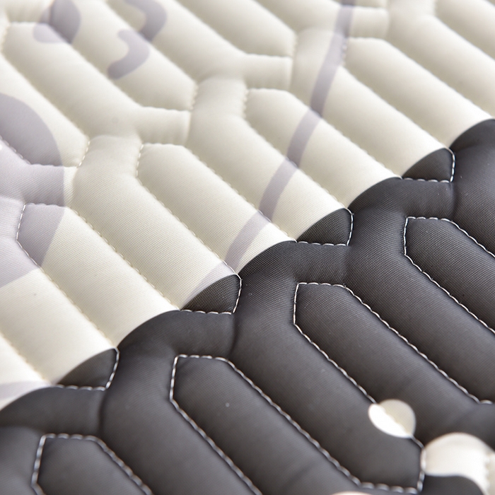 91家纺网 家纺一手货源 找家纺 炫拼家纺 2026新款凉感丝大版卡通乳胶凉席三件套 小熊猫