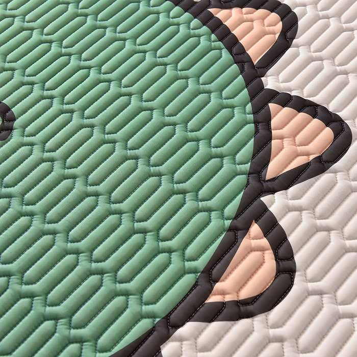 91家纺网 家纺一手货源 找家纺 炫拼家纺 2026新款凉感丝大版卡通乳胶凉席三件套 一家三口