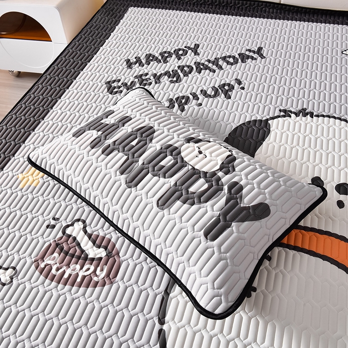 91家纺网 家纺一手货源 找家纺 炫拼家纺 2026新款凉感丝大版卡通乳胶凉席三件套 恰恰狗