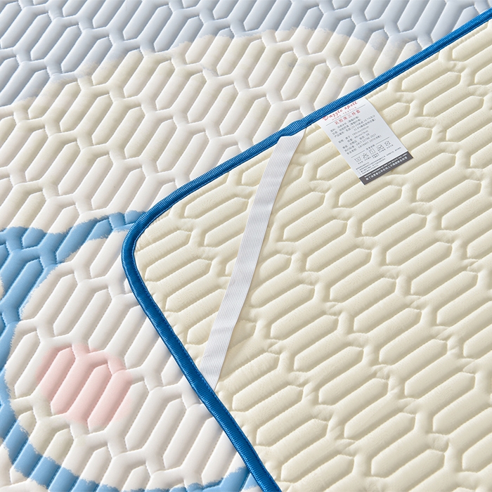 91家纺网 家纺一手货源 找家纺 炫拼家纺 2026新款凉感丝大版卡通乳胶凉席三件套 哈尼小狗