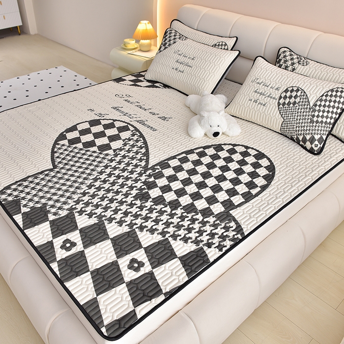 91家纺网 家纺一手货源 找家纺 炫拼家纺 2026新款凉感丝大版卡通乳胶凉席三件套 抽象兔