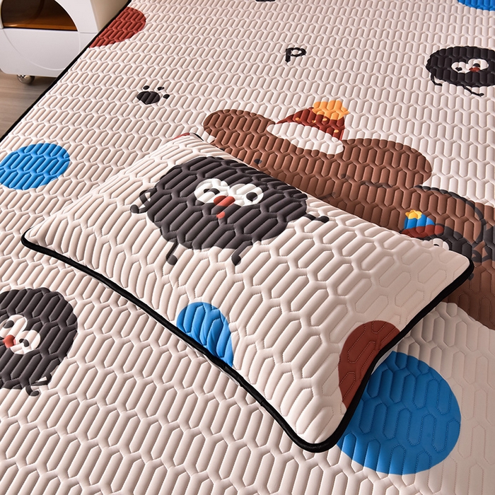 91家纺网 家纺一手货源 找家纺 炫拼家纺 2026新款凉感丝大版卡通乳胶凉席三件套 欢乐狗