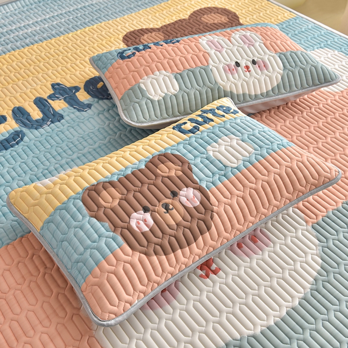 91家纺网 家纺一手货源 找家纺 炫拼家纺 2026新款凉感丝大版卡通乳胶凉席三件套 彩色心情