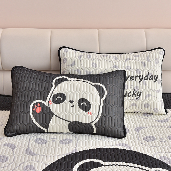 91家纺网 家纺一手货源 找家纺 炫拼家纺 2026新款凉感丝大版卡通乳胶凉席三件套 小熊猫