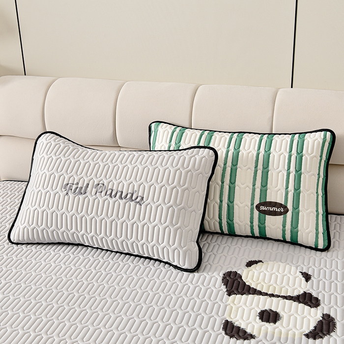 91家纺网 家纺一手货源 找家纺 炫拼家纺 2026新款凉感丝大版卡通乳胶凉席三件套 哈尼熊猫