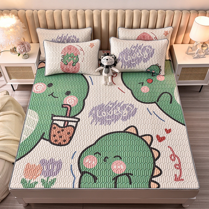 91家纺网 家纺一手货源 找家纺 炫拼家纺 2026新款凉感丝大版卡通乳胶凉席三件套 一家三口