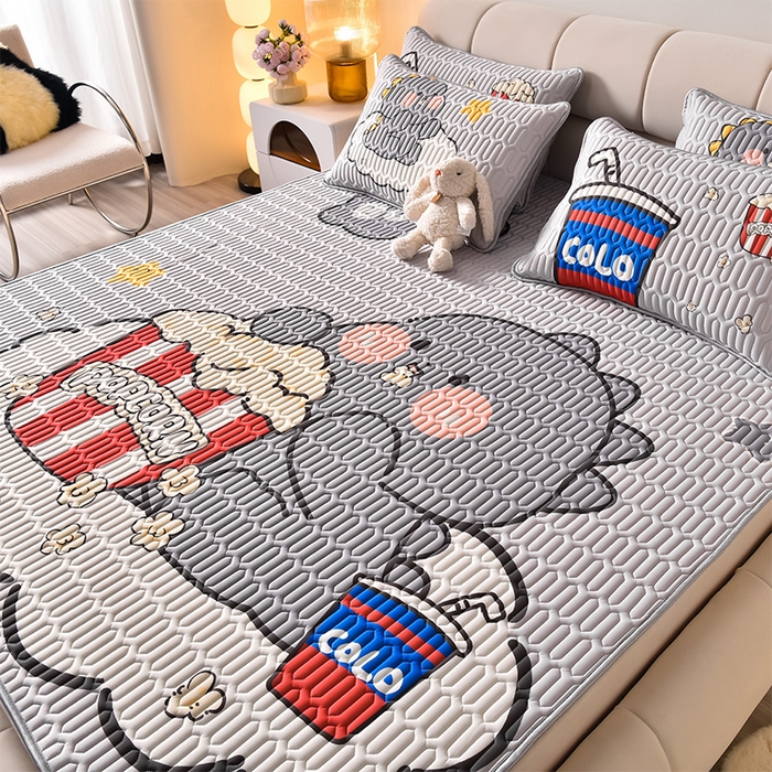 91家纺网 家纺一手货源 找家纺 炫拼家纺 2026新款凉感丝大版卡通乳胶凉席三件套 美食恐龙-灰