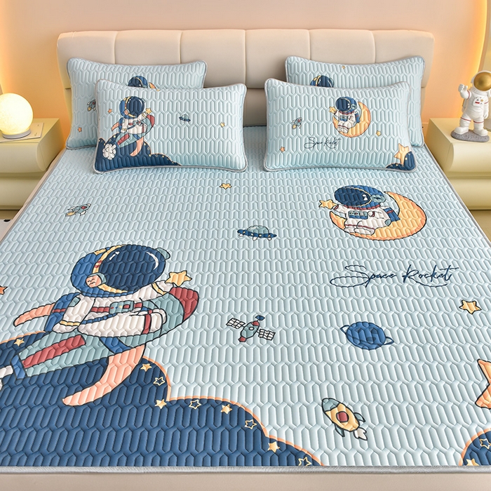 91家纺网 家纺一手货源 找家纺 炫拼家纺 2026新款凉感丝大版卡通乳胶凉席三件套 宇航员