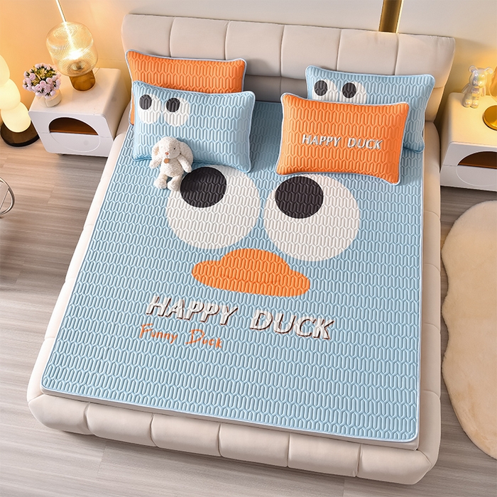 91家纺网 家纺一手货源 找家纺 炫拼家纺 2026新款凉感丝大版卡通乳胶凉席三件套 大眼鸭