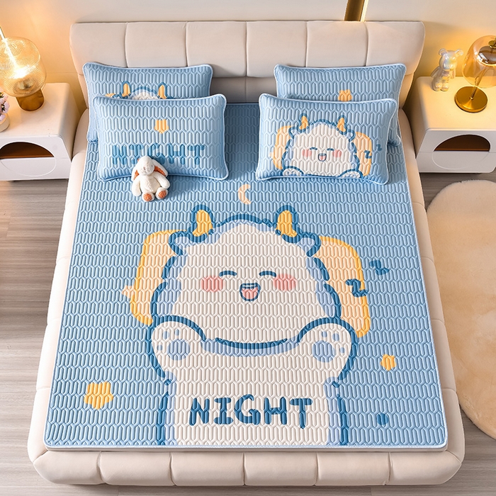 91家纺网 家纺一手货源 找家纺 炫拼家纺 2026新款凉感丝大版卡通乳胶凉席三件套 龙宝