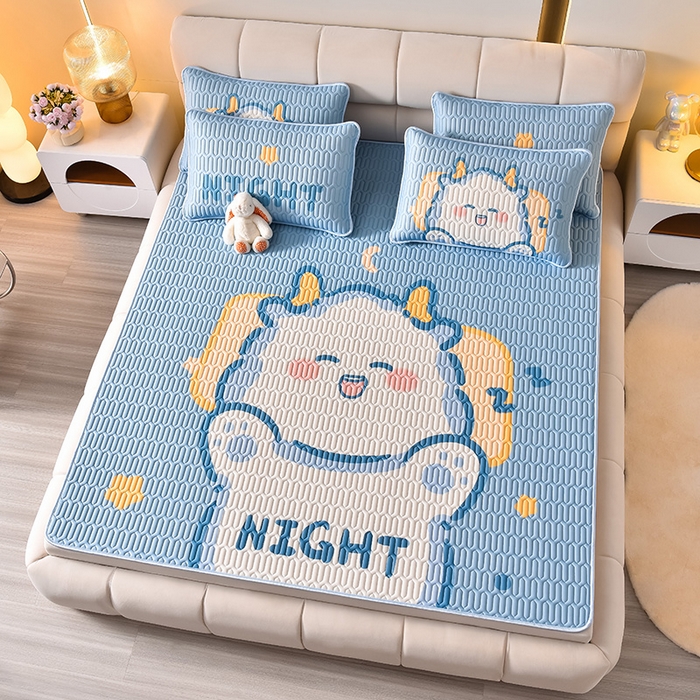 91家纺网 家纺一手货源 找家纺 炫拼家纺 2026新款凉感丝大版卡通乳胶凉席三件套 龙宝