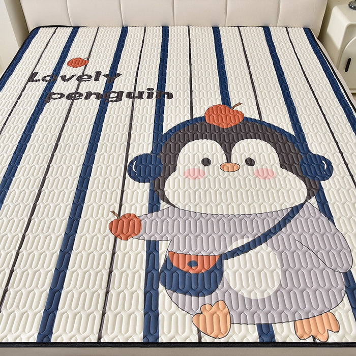 91家纺网 家纺一手货源 找家纺 炫拼家纺 2026新款凉感丝大版卡通乳胶凉席三件套 休闲企鹅