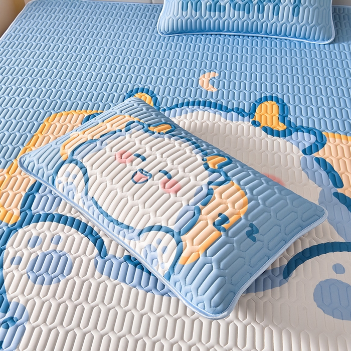 91家纺网 家纺一手货源 找家纺 炫拼家纺 2026新款凉感丝大版卡通乳胶凉席三件套 龙宝