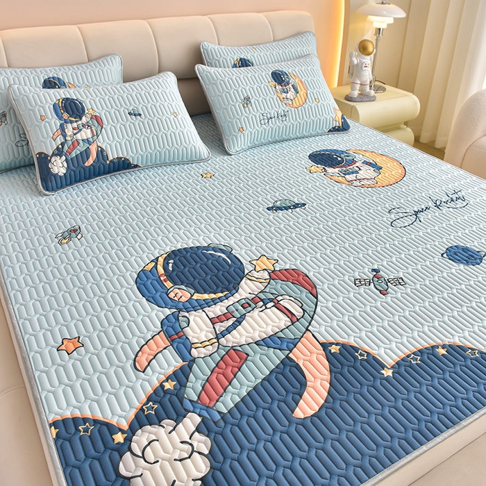 91家纺网 家纺一手货源 找家纺 炫拼家纺 2026新款凉感丝大版卡通乳胶凉席三件套 宇航员