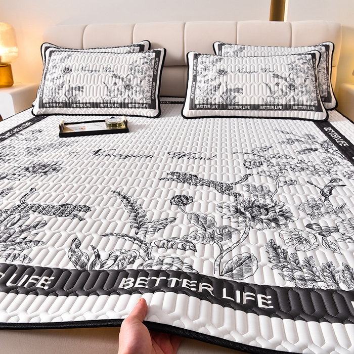 91家纺网 家纺一手货源 找家纺 炫拼家纺 2026新款凉感丝大版卡通乳胶凉席三件套 从林豹-灰