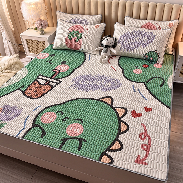 91家纺网 家纺一手货源 找家纺 炫拼家纺 2026新款凉感丝大版卡通乳胶凉席三件套 一家三口