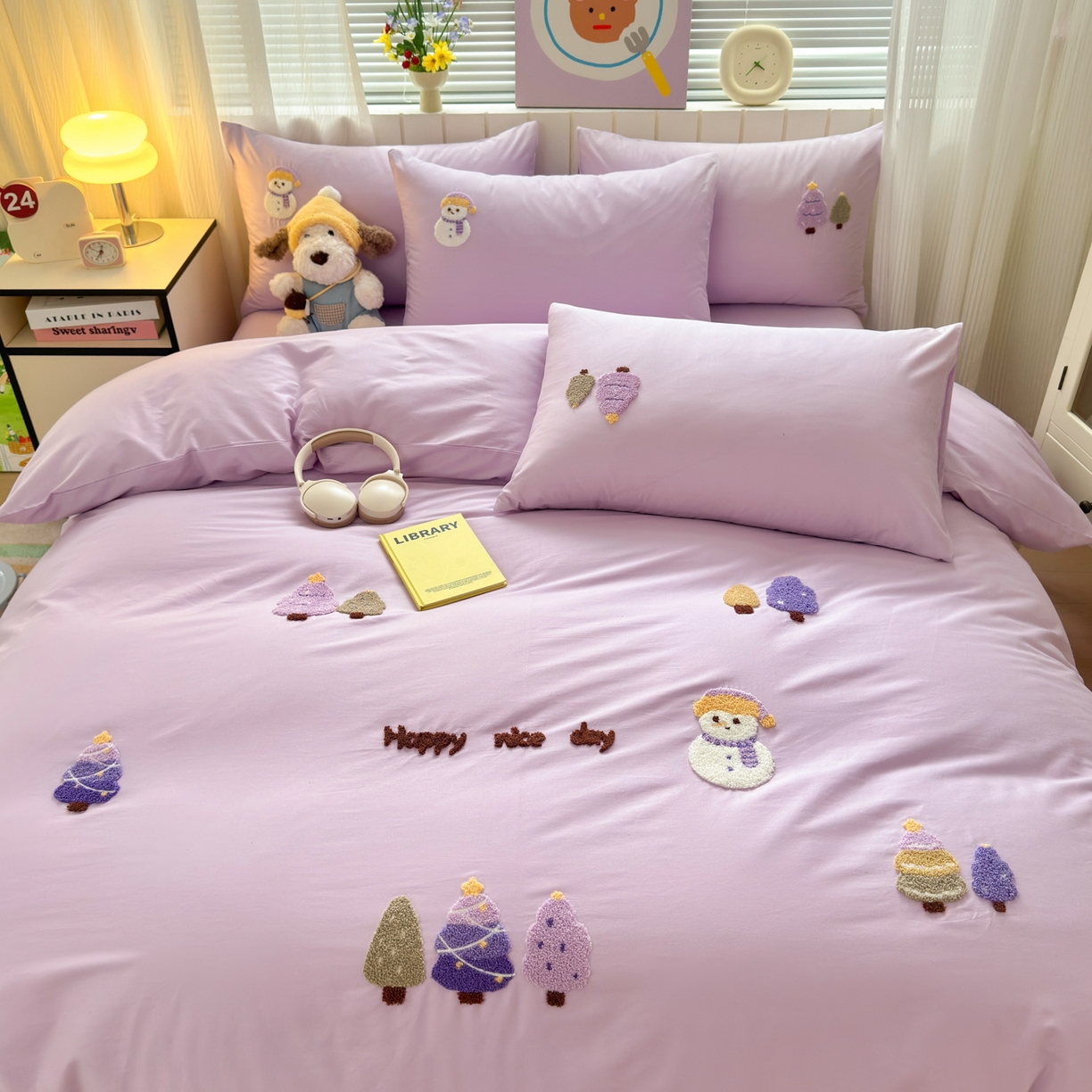 91家纺网 家纺一手货源 找家纺 如意朵 2026新款全棉小清新绣花四件套第一批 童话森林紫