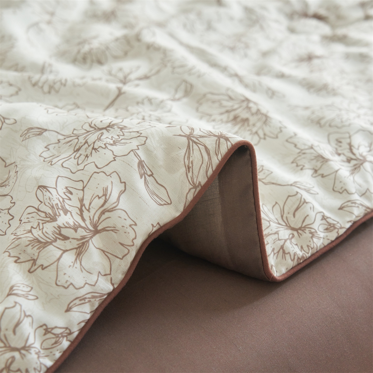 91家纺网 家纺一手货源 找家纺 恬思语家纺 2026新款天丝麻大豆印花夏被夏凉被空调被 山茶花