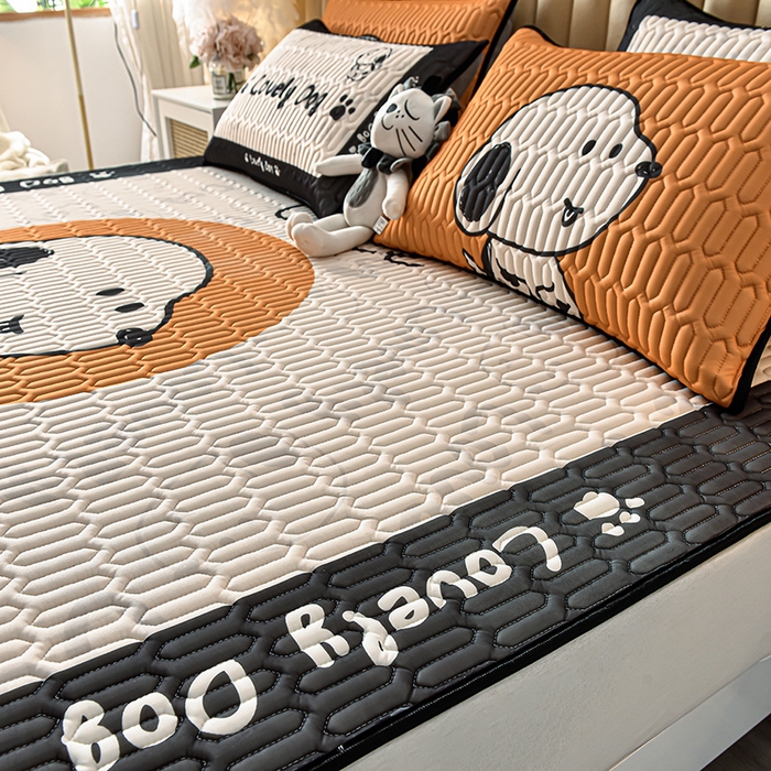 91家纺网 家纺一手货源 找家纺 炫拼家纺 2026新款凉感丝大版卡通乳胶凉席三件套 狗狗比比