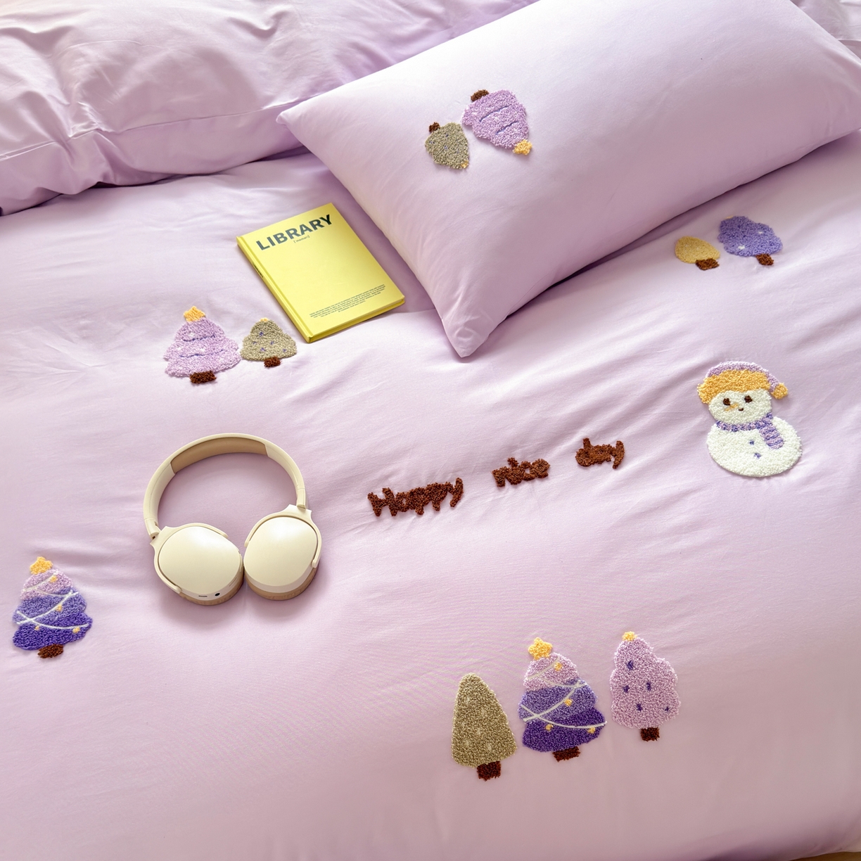 91家纺网 家纺一手货源 找家纺 如意朵 2026新款全棉小清新绣花四件套第一批 童话森林紫