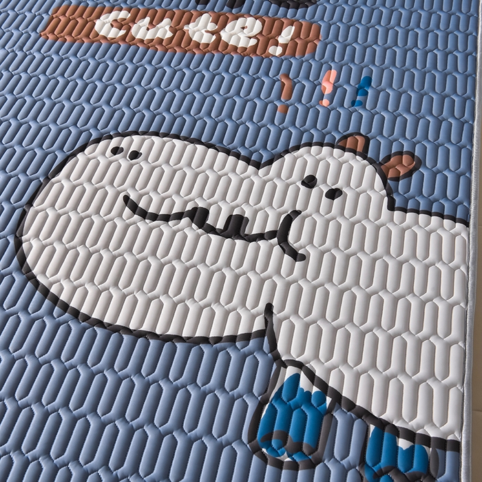 91家纺网 家纺一手货源 找家纺 炫拼家纺 2026新款凉感丝大版卡通乳胶凉席三件套 好朋友