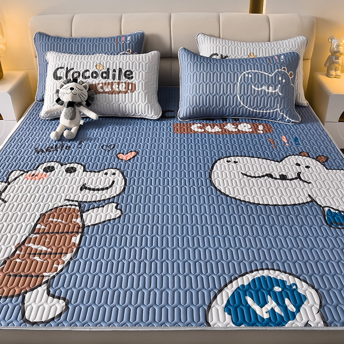 91家纺网 家纺一手货源 找家纺 炫拼家纺 2026新款凉感丝大版卡通乳胶凉席三件套 好朋友