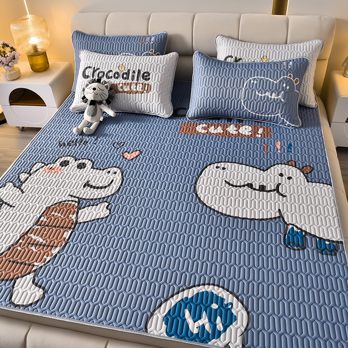 91家纺网 家纺一手货源 找家纺 炫拼家纺 2026新款凉感丝大版卡通乳胶凉席三件套 好朋友