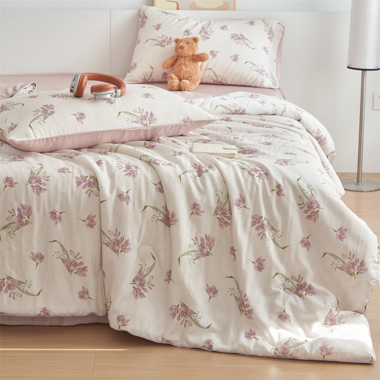 91家纺网 家纺一手货源 找家纺 恬思语家纺 2026新款天丝麻大豆印花夏被夏凉被空调被 丁香花