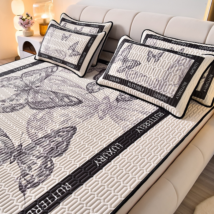 91家纺网 家纺一手货源 找家纺 炫拼家纺 2026新款凉感丝大版卡通乳胶凉席三件套 梦幻蝶