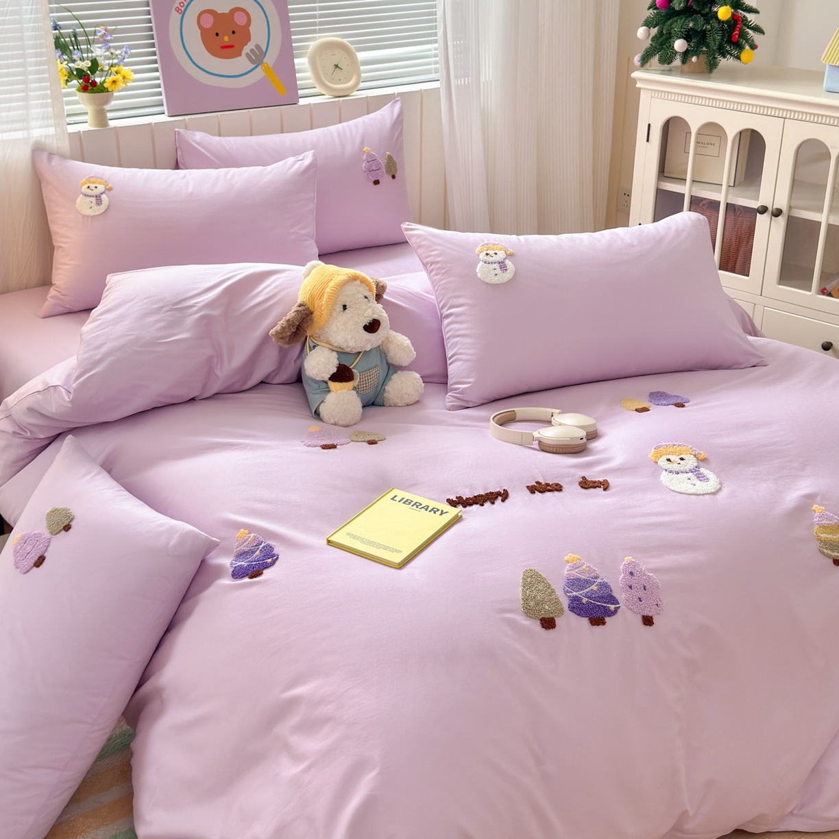 91家纺网 家纺一手货源 找家纺 如意朵 2026新款全棉小清新绣花四件套第一批 童话森林紫