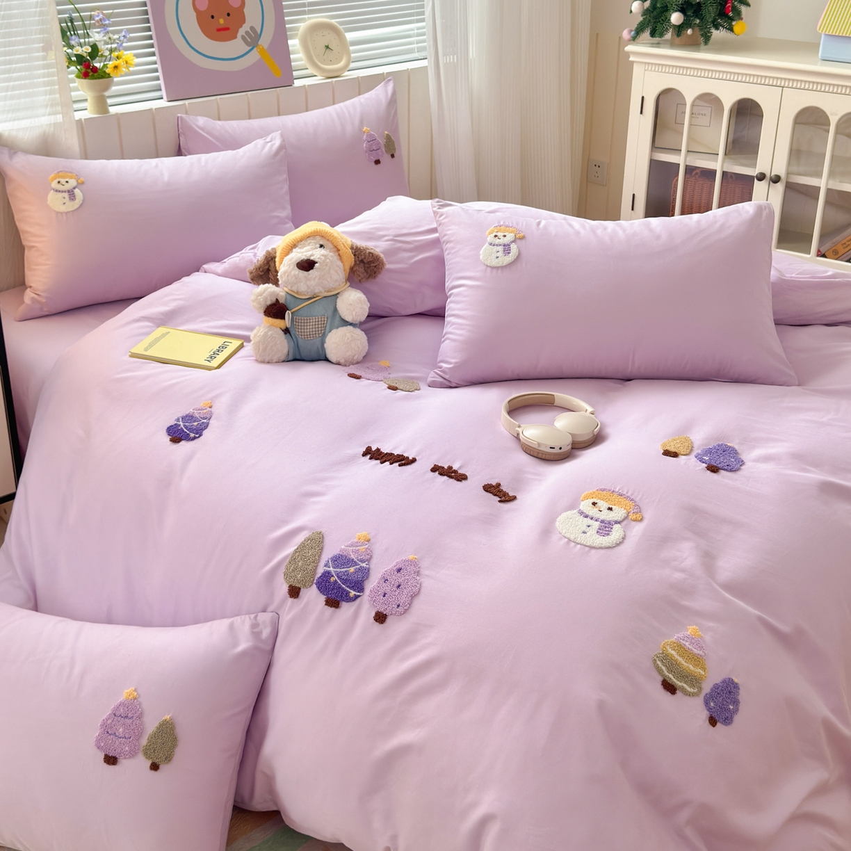 91家纺网 家纺一手货源 找家纺 如意朵 2026新款全棉小清新绣花四件套第一批 童话森林紫