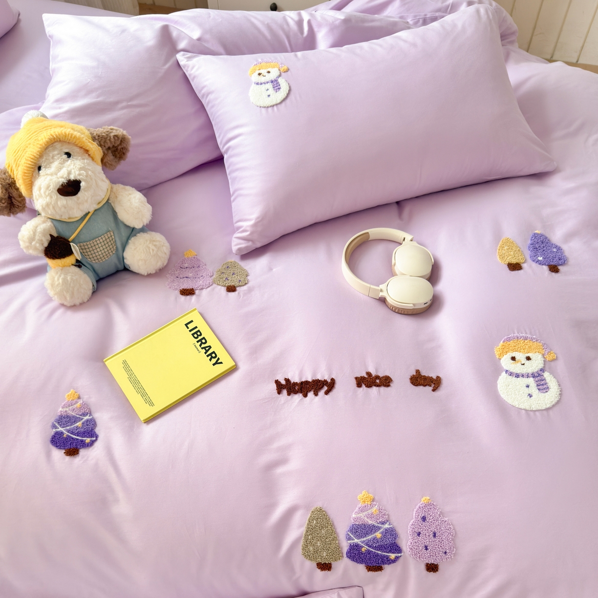 91家纺网 家纺一手货源 找家纺 如意朵 2026新款全棉小清新绣花四件套第一批 童话森林紫