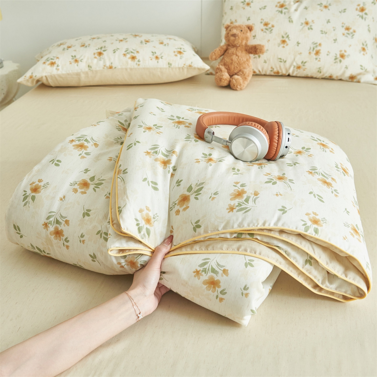 91家纺网 家纺一手货源 找家纺 恬思语家纺 2026新款天丝麻大豆印花夏被夏凉被空调被 花叶伴舞