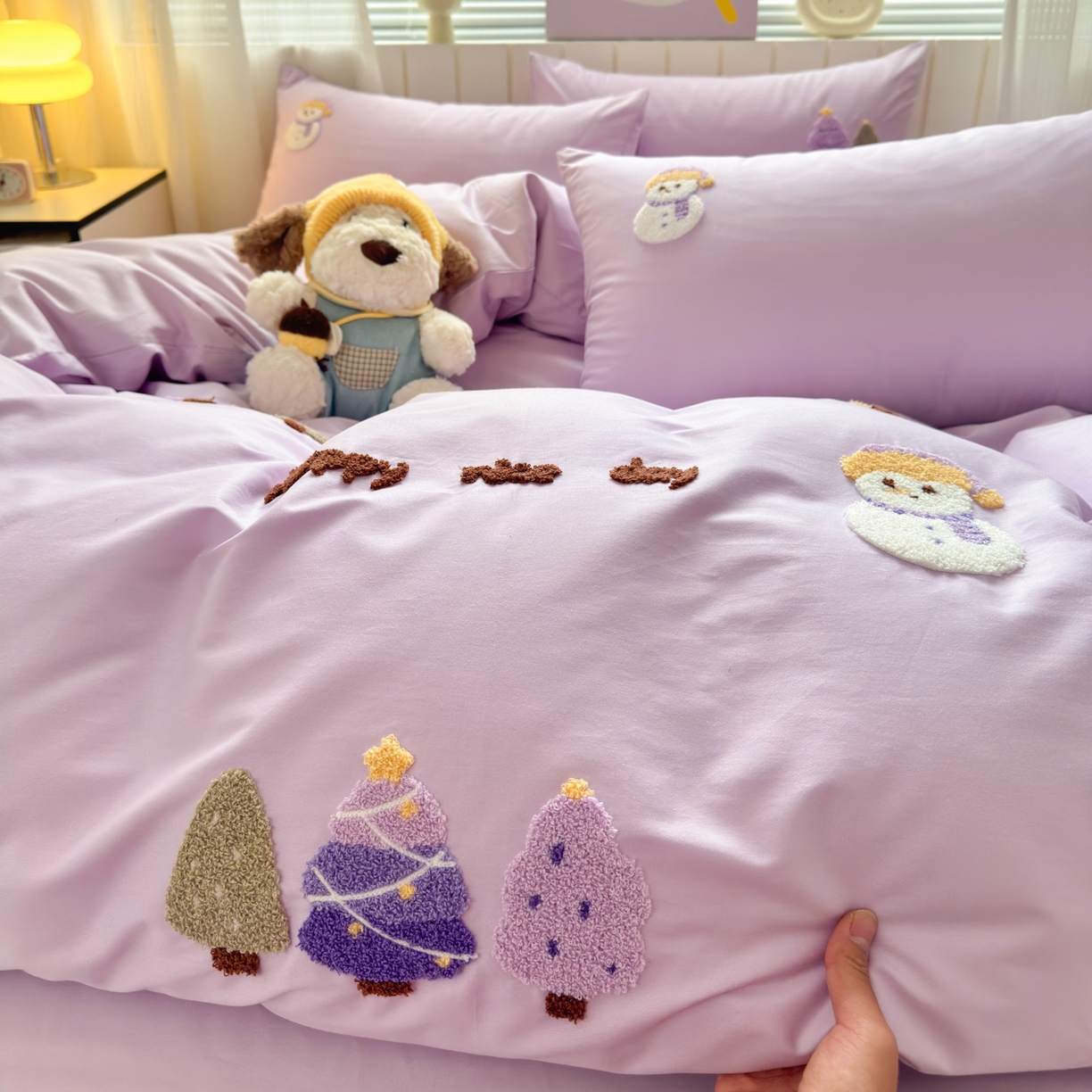 91家纺网 家纺一手货源 找家纺 如意朵 2026新款全棉小清新绣花四件套第一批 童话森林紫