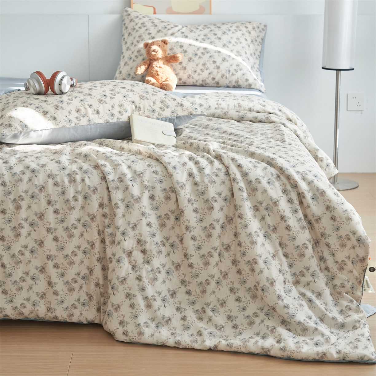 91家纺网 家纺一手货源 找家纺 恬思语家纺 2026新款天丝麻大豆印花夏被夏凉被空调被 花草韵