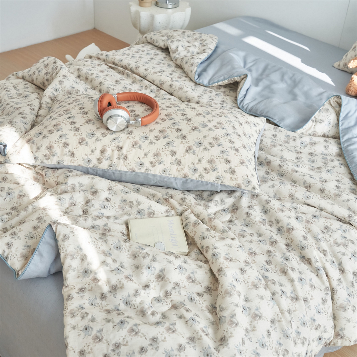 91家纺网 家纺一手货源 找家纺 恬思语家纺 2026新款天丝麻大豆印花夏被夏凉被空调被 花草韵